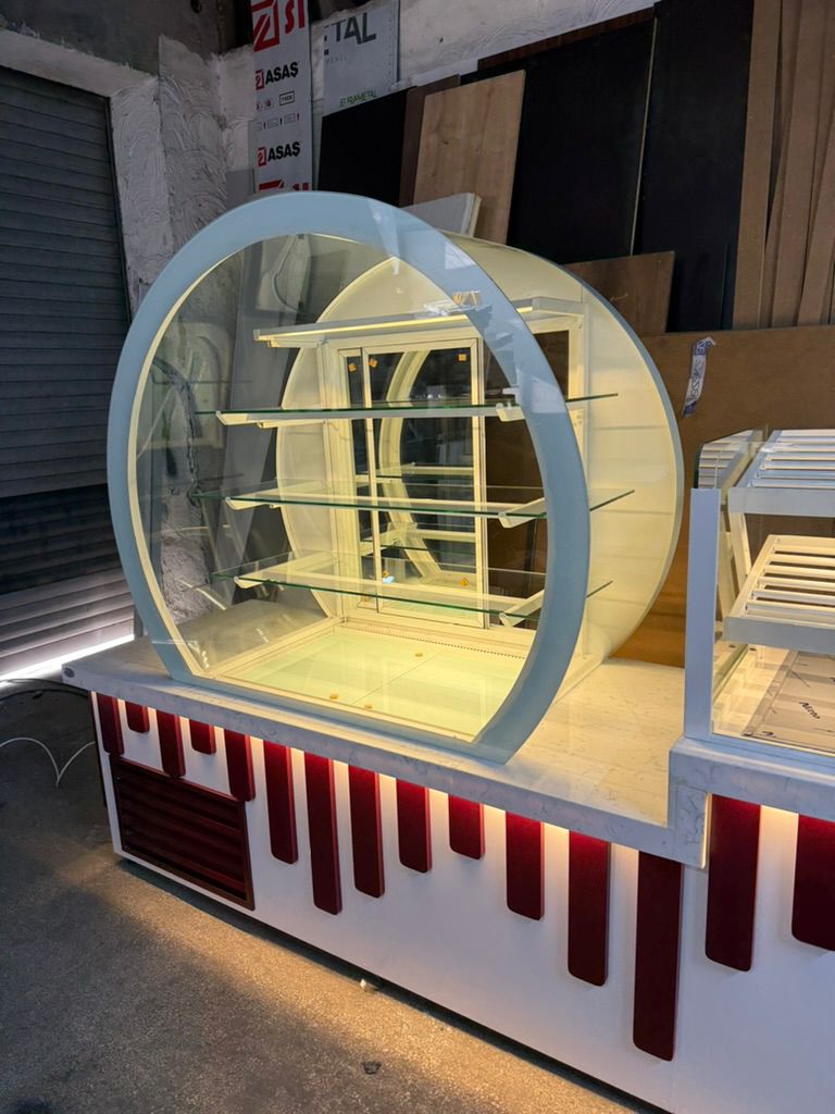 Şık ve Modern Tatlı Vitrin Dolabı - Pastane ve Cafe'lerin Yıldızı!